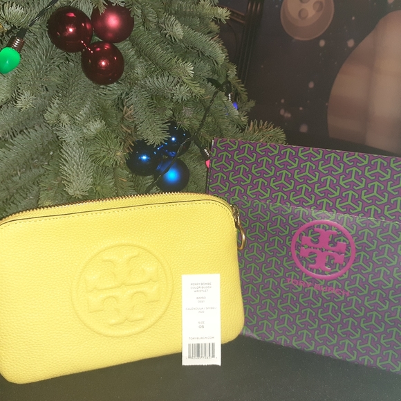 BRAND NEW Tory Burch Statement Logo Wristlet - Picture 7 of 8